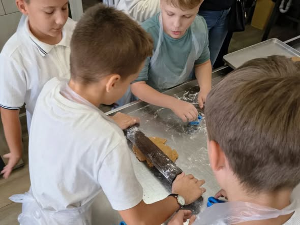 551075809_18063383579411490_92119571572793488_n